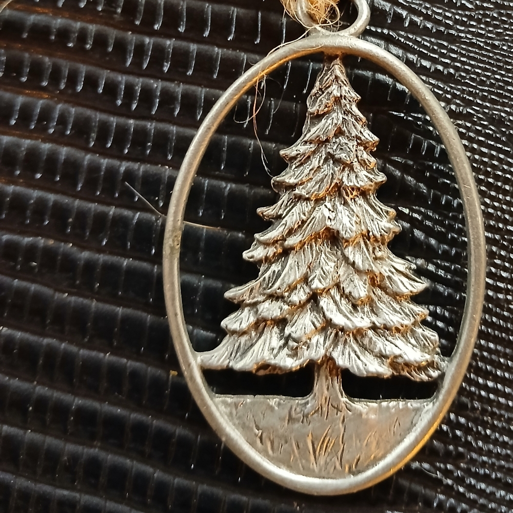 Vintage Seagull Pewter Canada Christmas Tree Wreath Christmas Ornament 1992